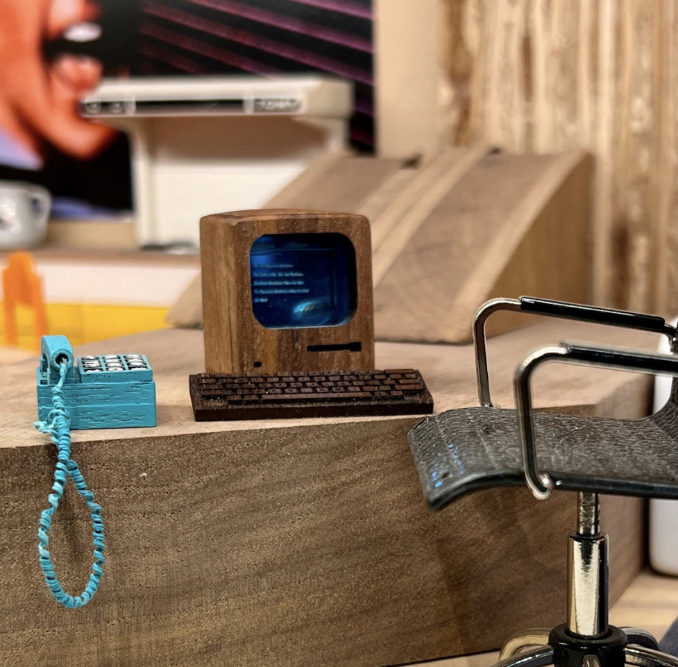 Home Computer with Keyboard 1:12 Scale