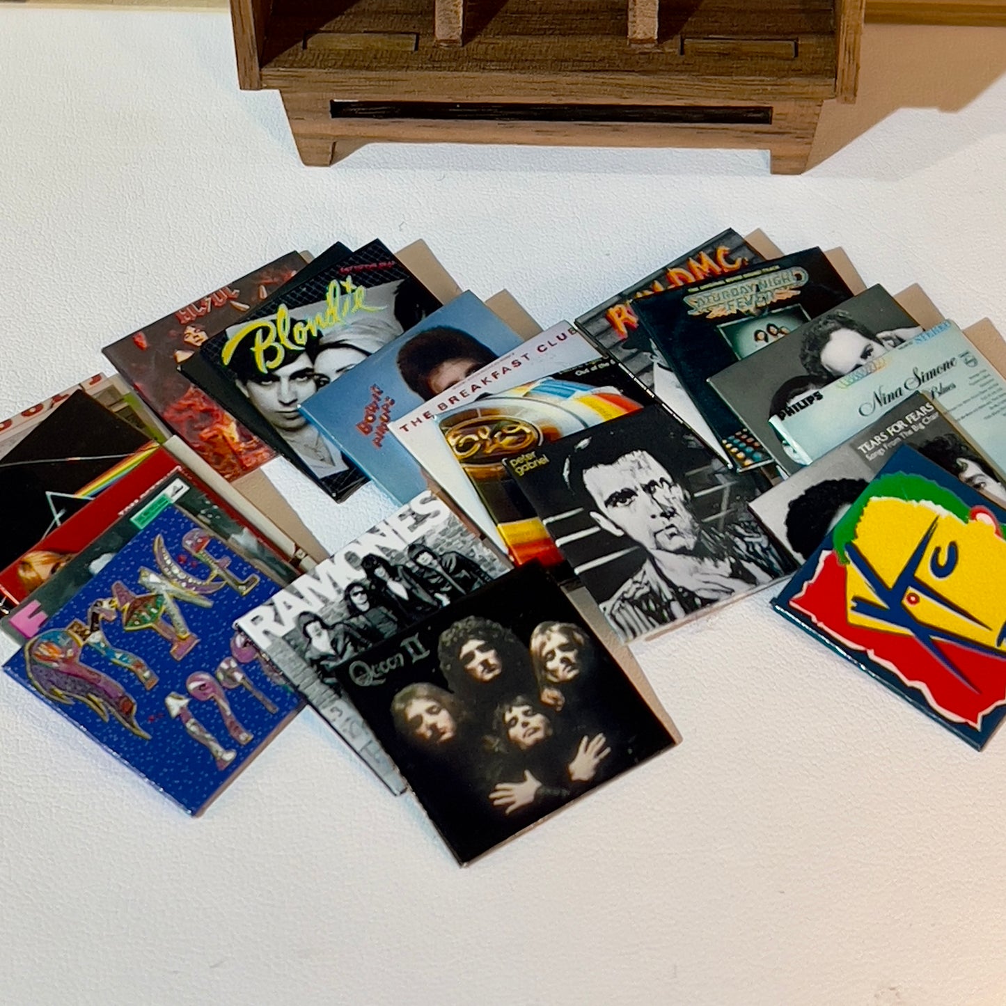 Record Console 1:12 Scale with Albums