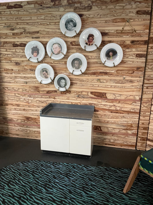 Icon Mugs and Plates 1:12 Scale