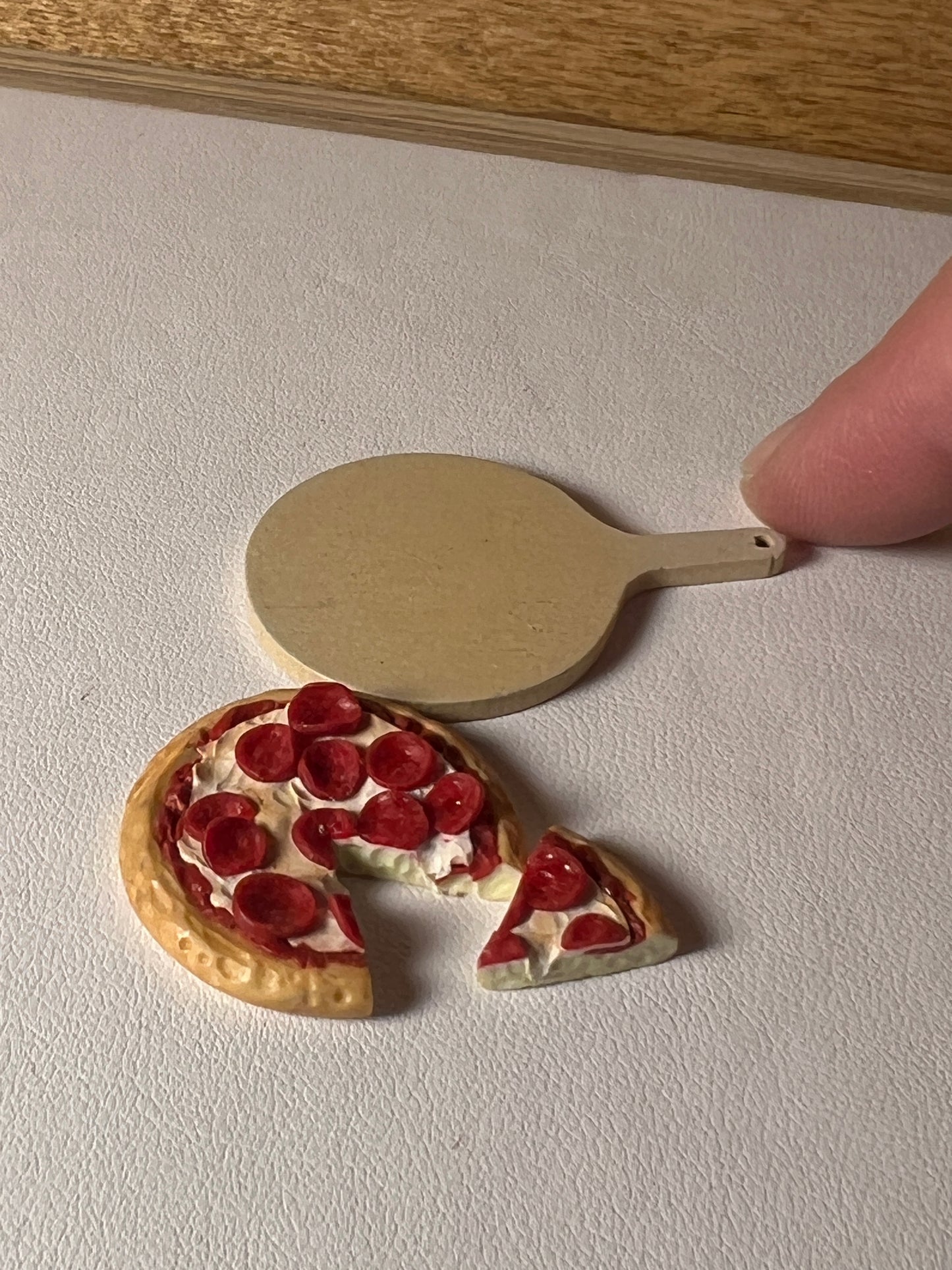 Pizza on Tray 1:12 Scale