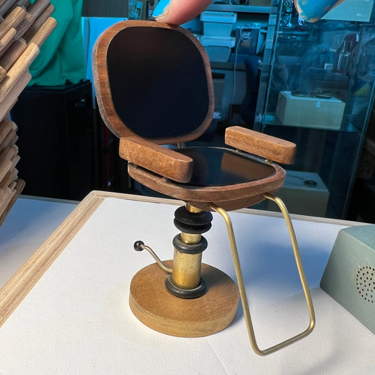 Barber Chair 1:12 Scale