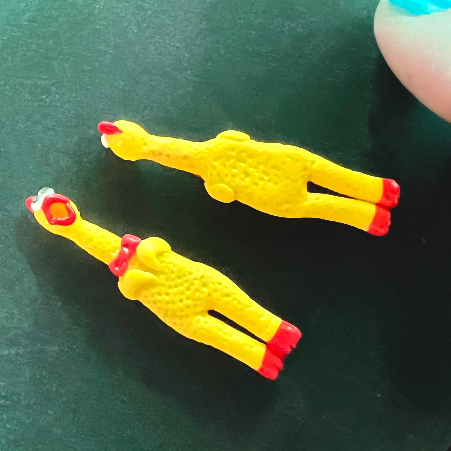 Rubber Chicken 1:12 SCALE