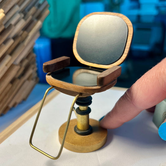 Barber Chair 1:12 Scale