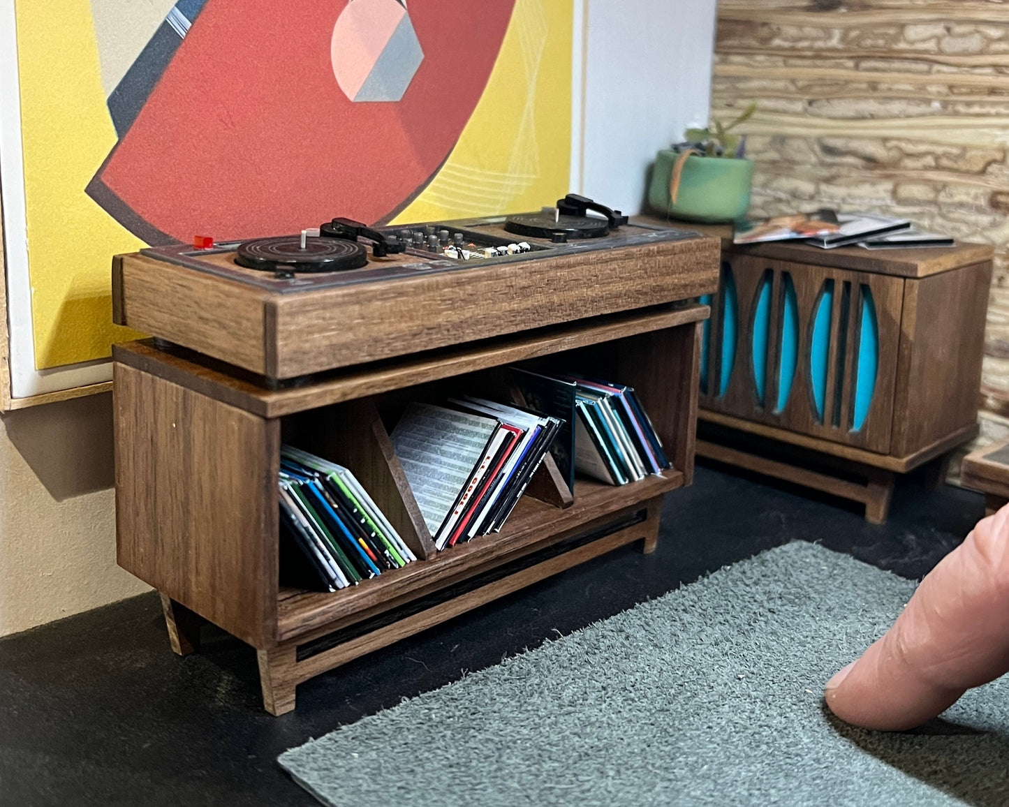 Record Console 1:12 Scale with Albums