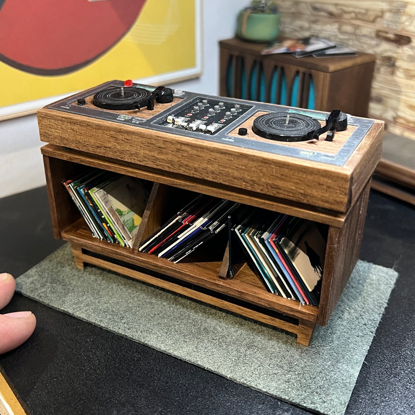 Dual Turntable Mixing Board Set 1:12 Scale