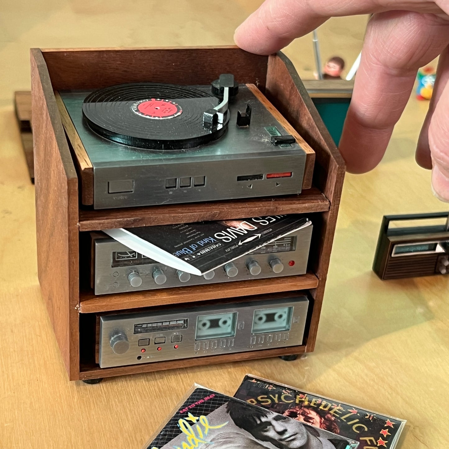 Mini Stereo with Cabinet 1:6 Scale