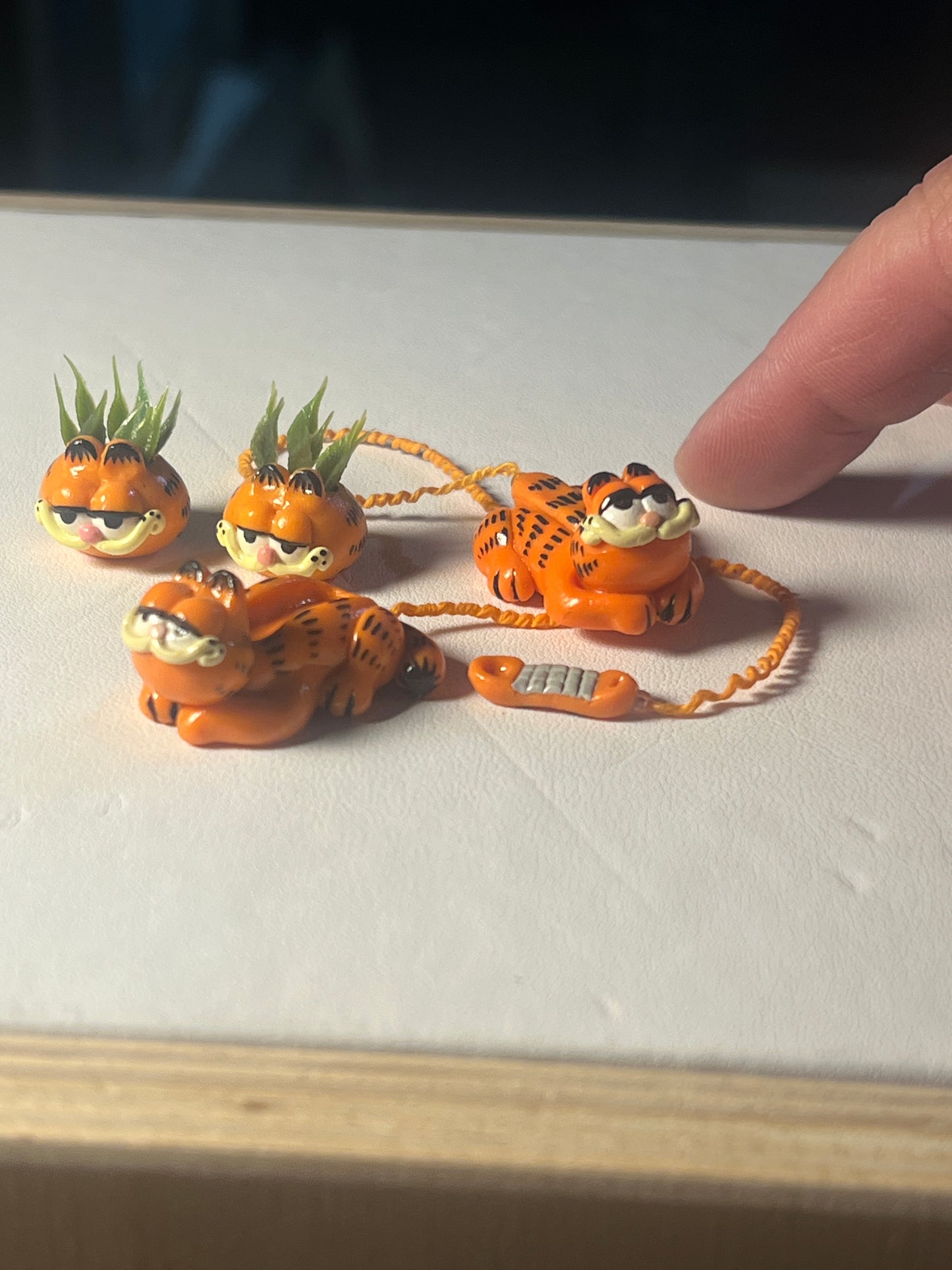 Garfield's Planter or Phone 1:12 Scale